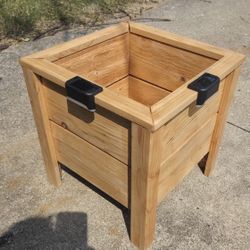 Accent Light Cedar Planter Boxes