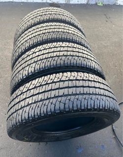 275 65 20 L/T Michelin I sell this Seth of tires with 80% of Life the 4
