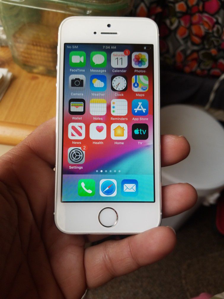 I have here iPhone 5S.16 GB. AT&T only .