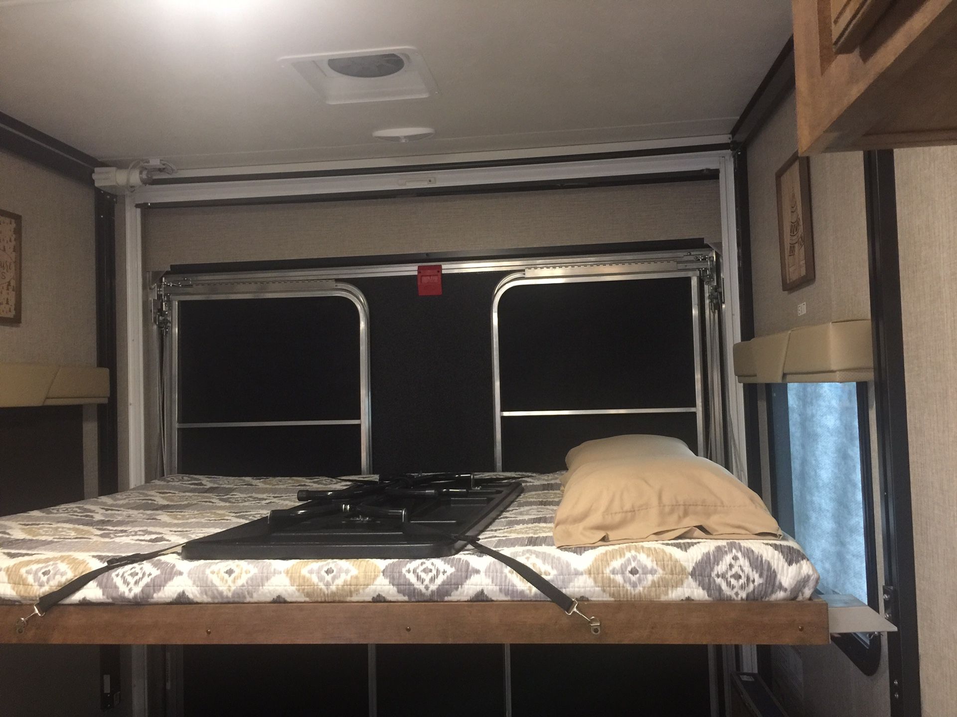 Rv toy hauler bed for happi jack lift system