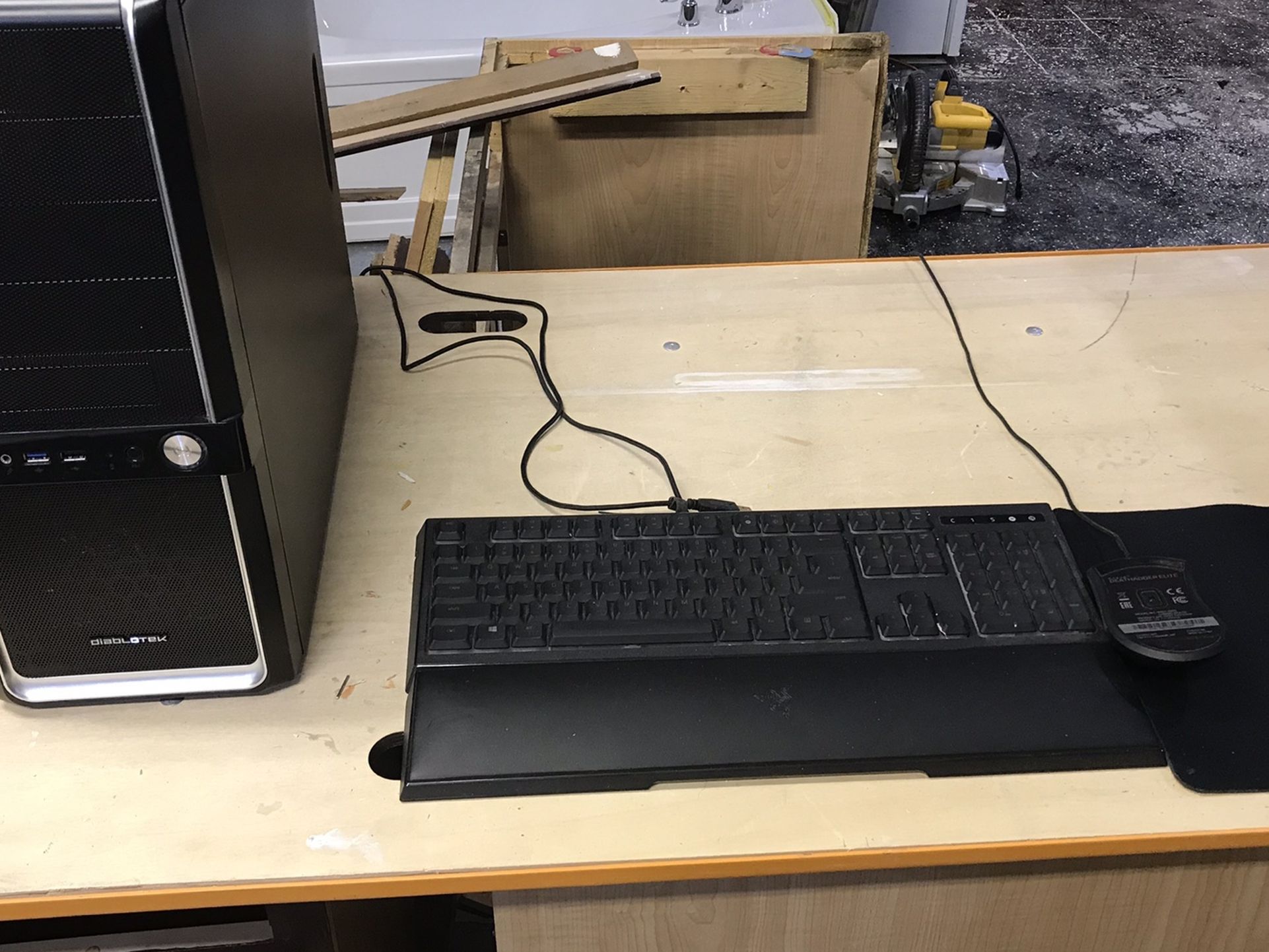 Gaming Computer “ Diablotek With Razor Deathadder Elite Keyboard And Mouse