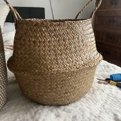 Wicker Plant Holder