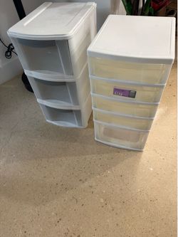 Plastic containers