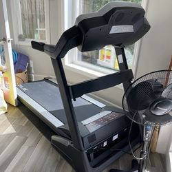 Sole F80 Treadmill