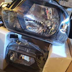 2012 - 2014 toyota tacoma headlights