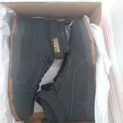 Puma Black Shoes !!