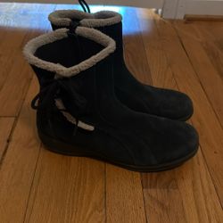 Clarks Black Lined Boots Womens Size 10