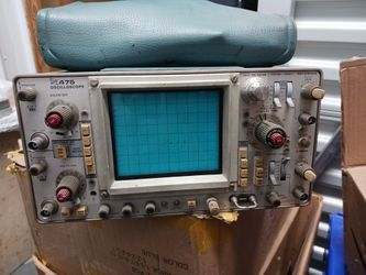 Tektronixs 475 Oscilloscope With Extras
