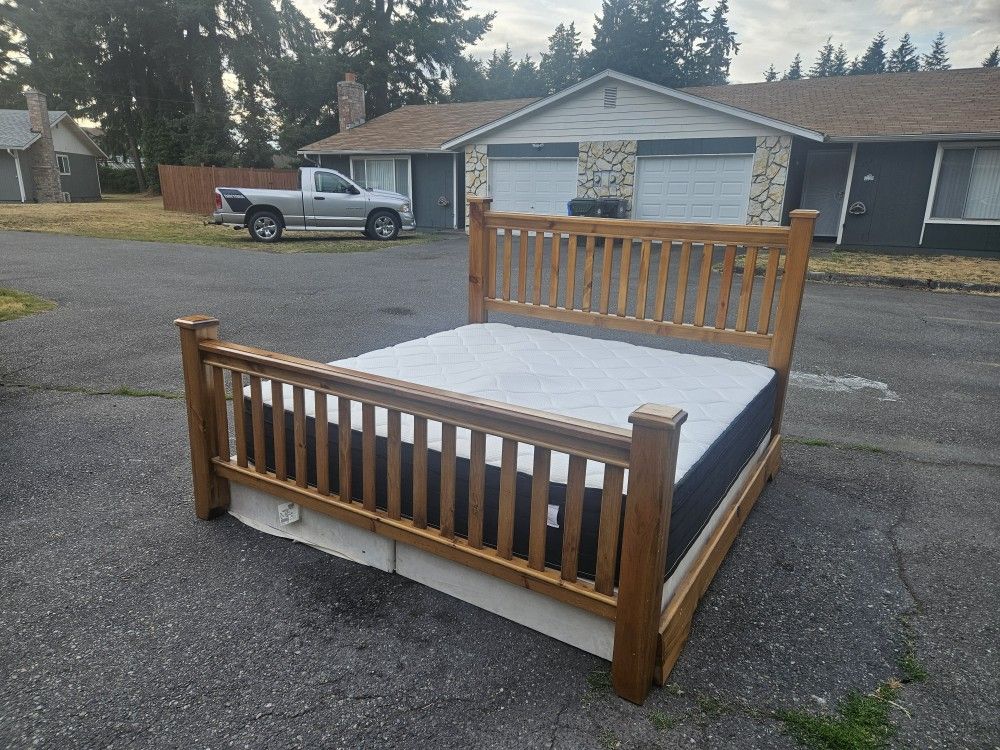 King Size Bed Frame Head/Footboard With Mattresss