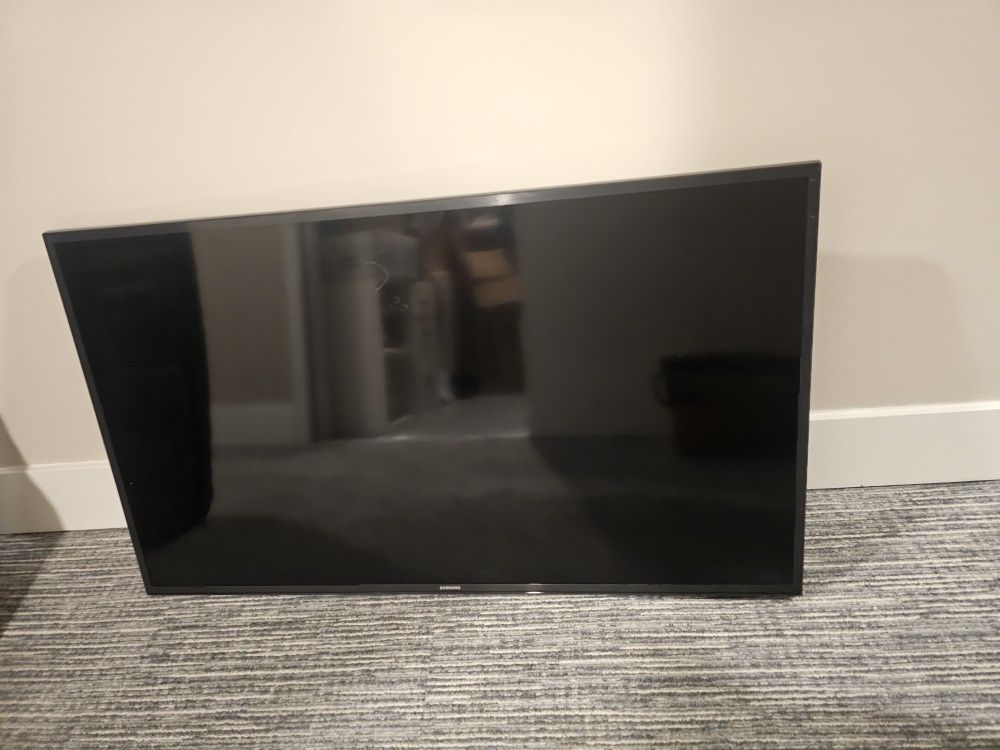 Samsung Smart TV β Excellent Condition β $250