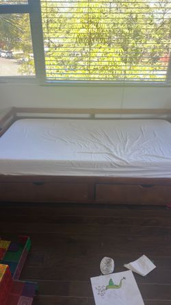 Expandable Full bed w mattress