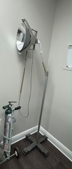 Burton Model 200 Surgical OR Examination light