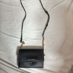 Micheal kors crossbody purse