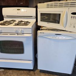 Stove, Dishwasher & Microwave 