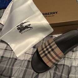 Burberry slides Size 11