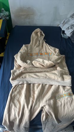 Color money sweatsuit size xl