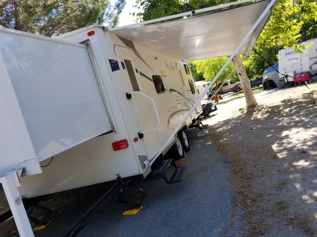 2007 Frontier Travel Trailer