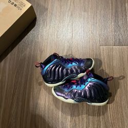 Nike Air Foamposite One: Iridescent Purple | 7W