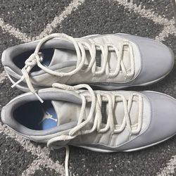 Air Jordan 11 Retro Low ‘cement Gray’