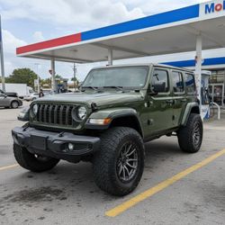 2021 Jeep Wrangler Unlimited Sahara High Altitude 