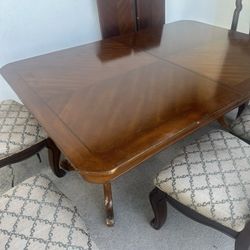 dinning table with chairs 