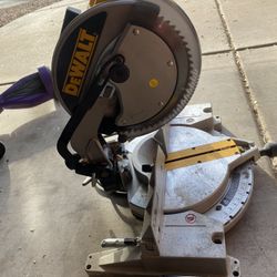 Dewalt 12” Compound Miter Saw