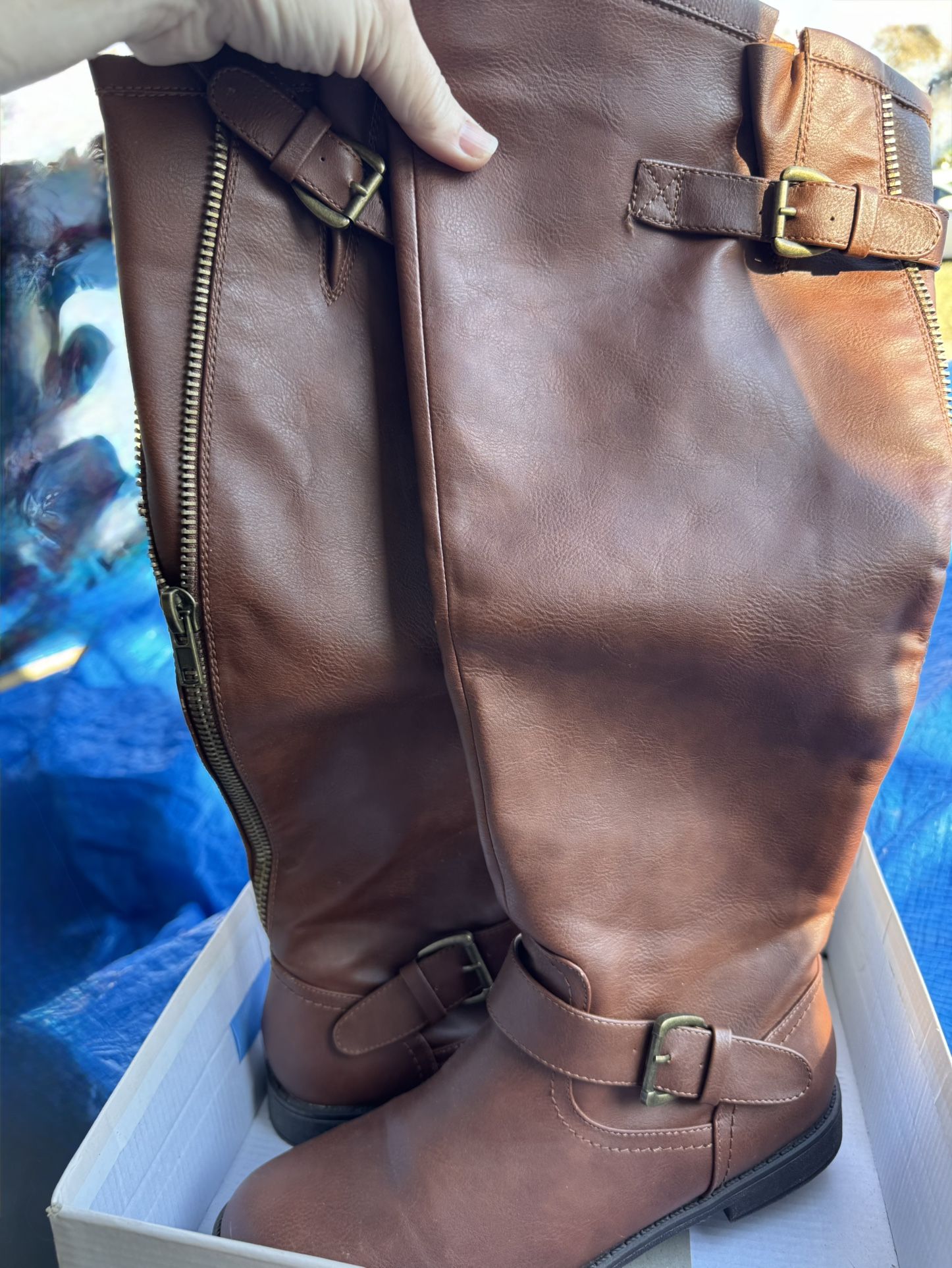 Women’s knee high brown boots size 9.5