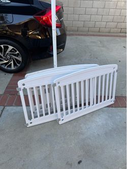 Portable puppy fence