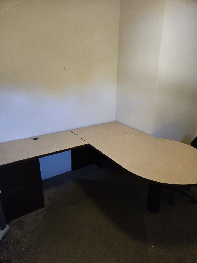 FREE MISC OFFICE FURNITURE- TO DAY NOV 3RD