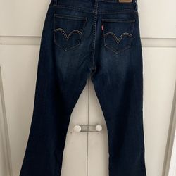 Women Levi’s Jeans 