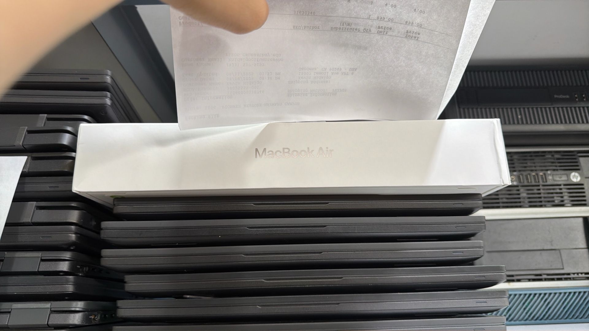 2025 13 In MacBook Air (NEW IN BOX)