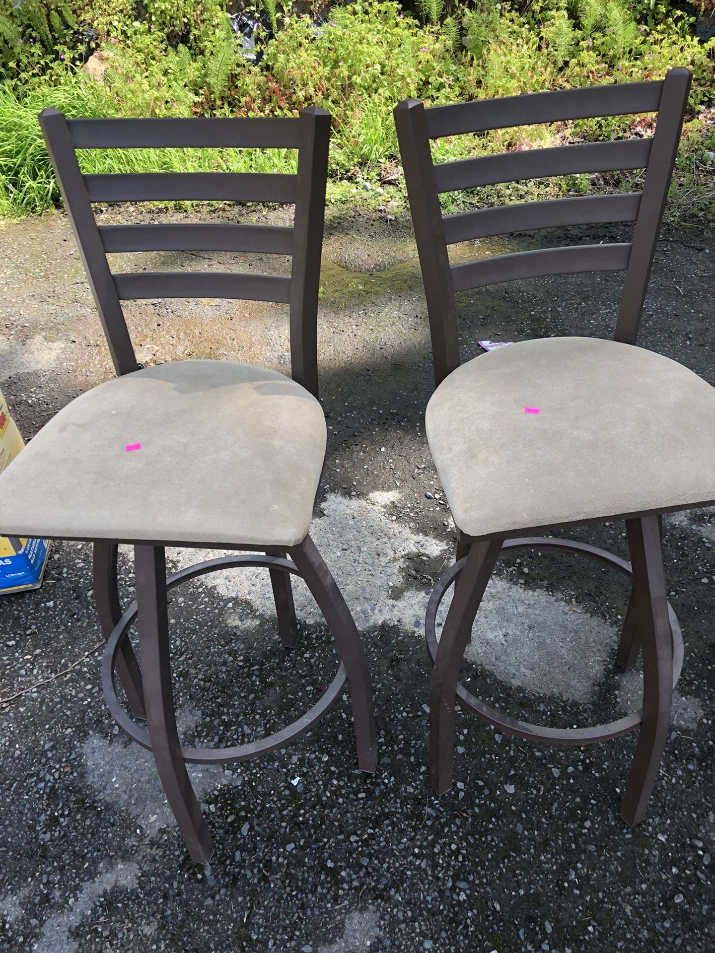 Like new bar stools