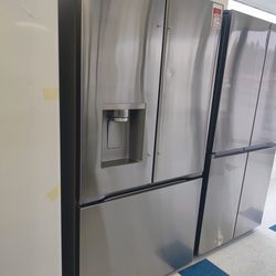 New
24 cu. ft. Counter Depth MAX Zero Clearance 3-Door French Door Refrigerator with Craft Ice in