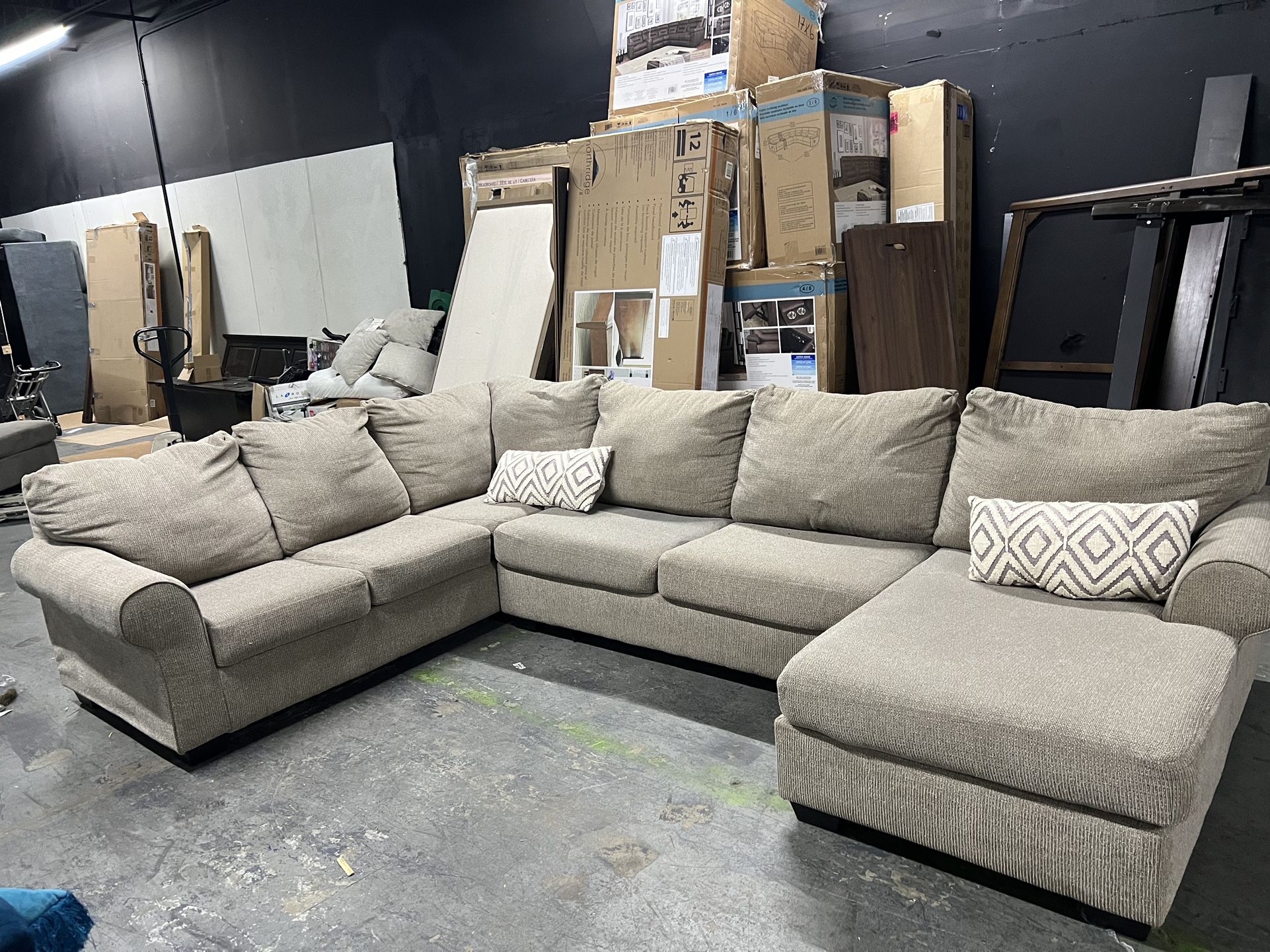 SECTIONAL COUCH SOFA