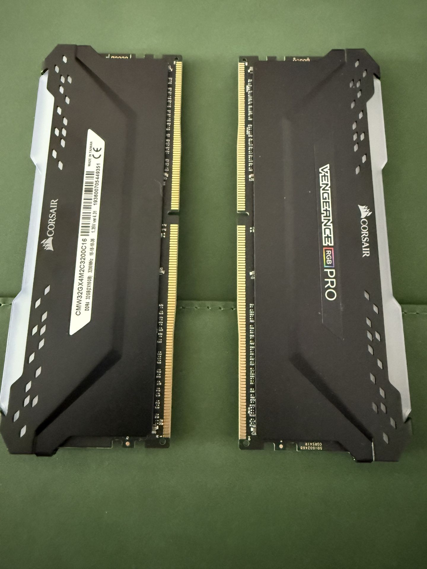 DDR4 Corsair 32gb Rgb Ram