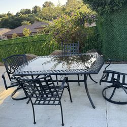 Outdoor Dining Table Set With 4 Chairs 