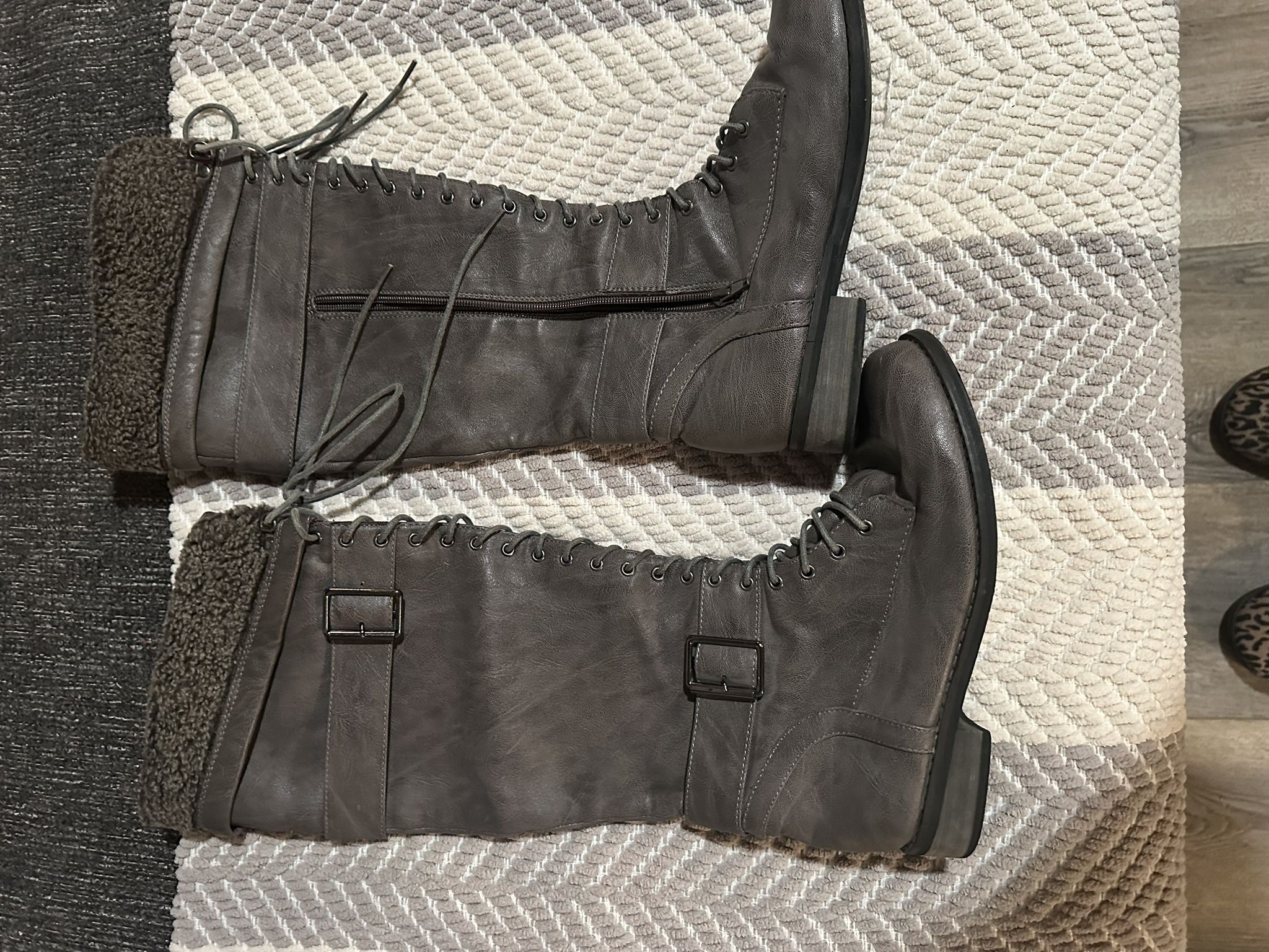 Grey Leather Boots With Fur