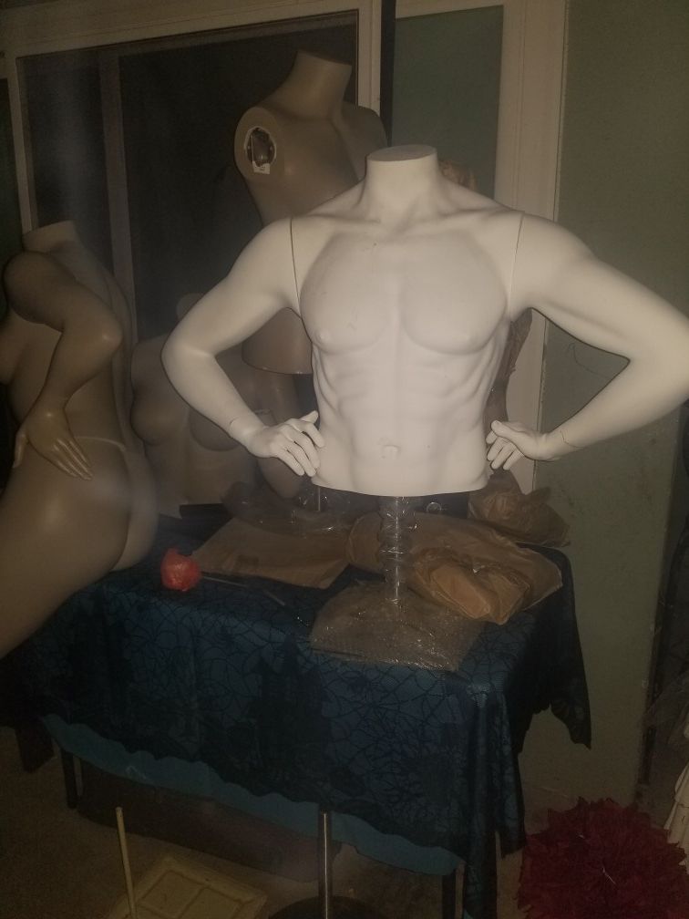 3 MANNEQUINS FREE LAST CALL FOR FREE STUFF READ FIRST