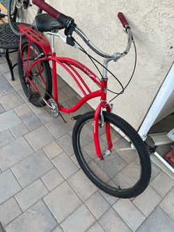 Schwinn Riverside seven speed beach cruiser 26” wheels