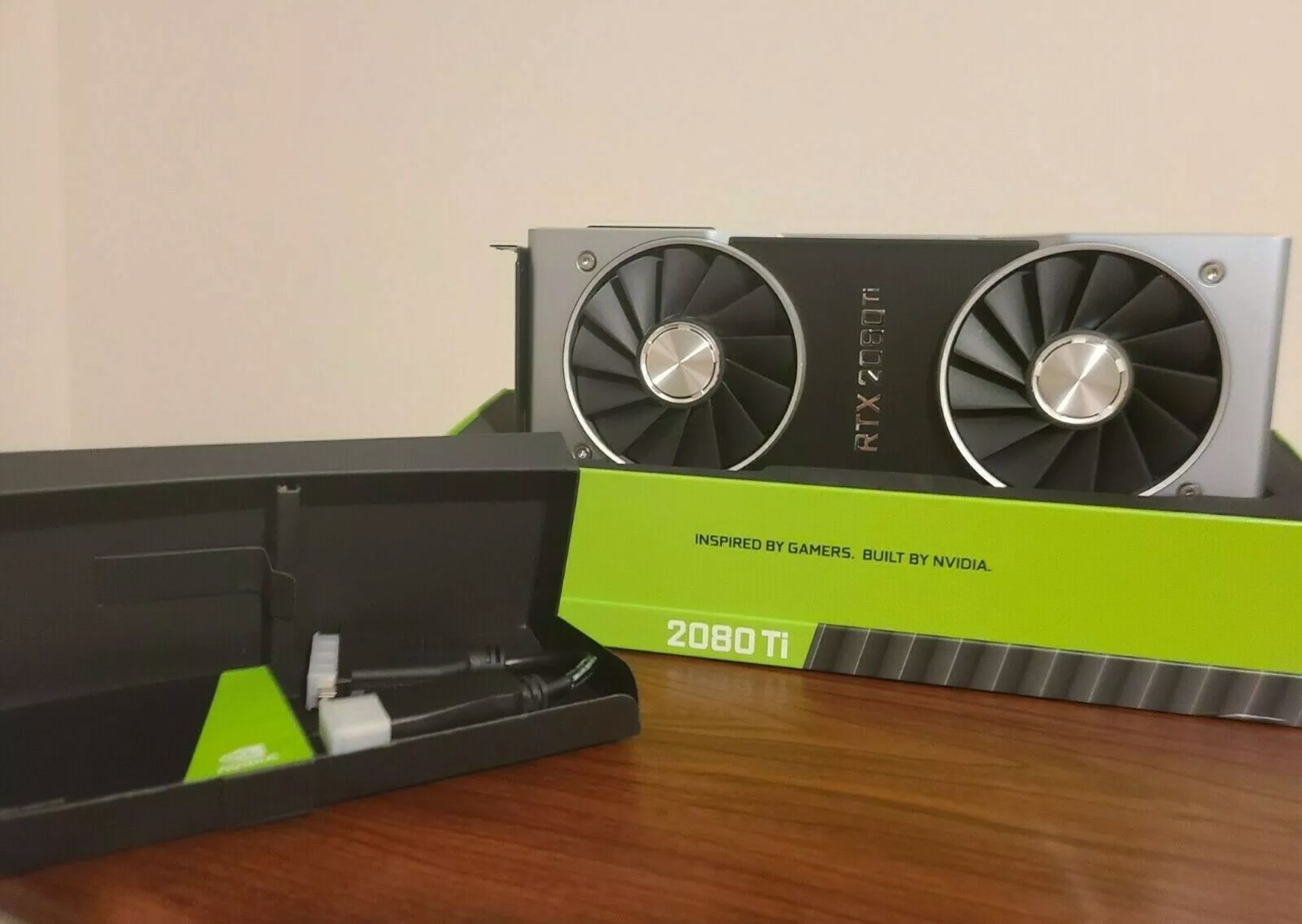 RTX 2080 TI FOUNDERS EDITION