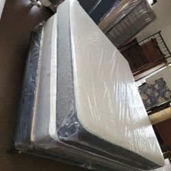 E. King Memory Foam Set 