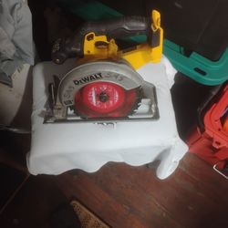 A DeWalt cordless skill saw