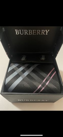 Burberry Men's Silk Check Tie with  Matching Cufflinks