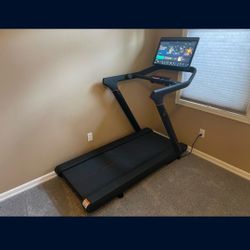 Pelaton Treadmill Almost New