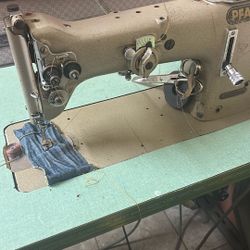 Máquina De Coser Pfaff Trabaja Bien  