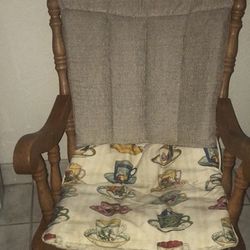 ****** Wood Rocking Chair W/ Foot Rest