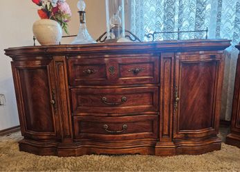 Buffet table/ dresser