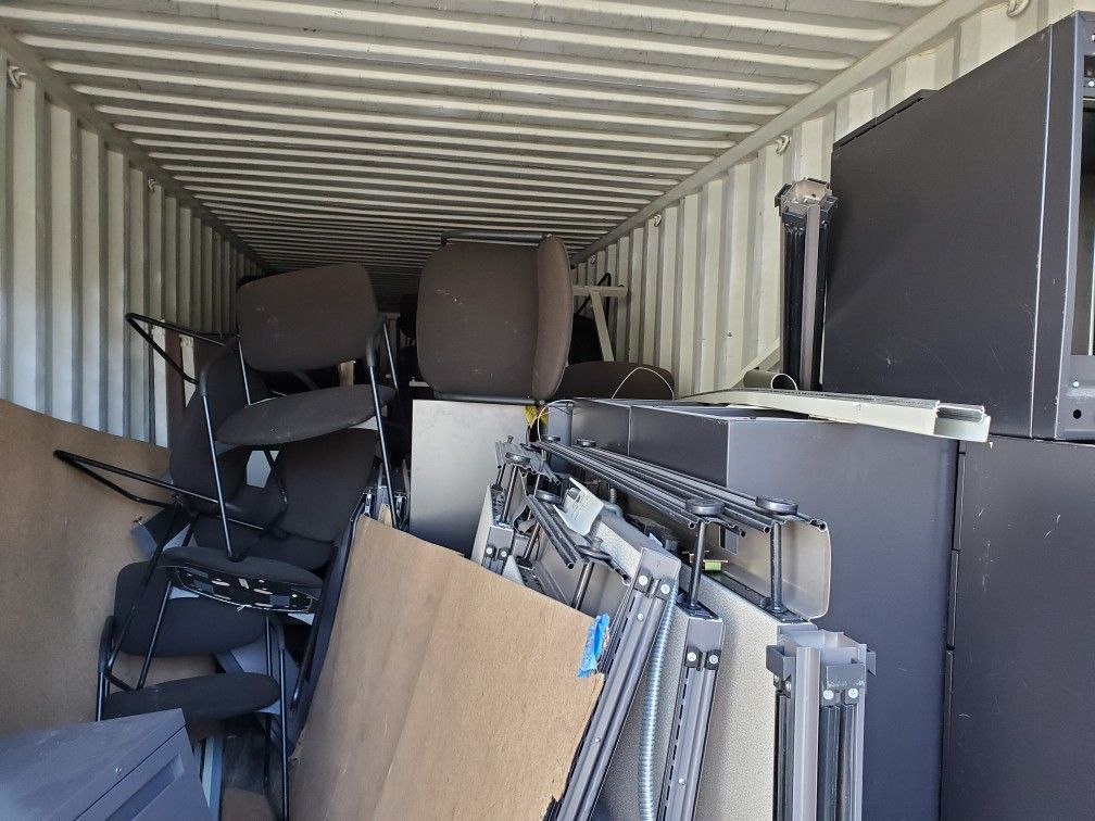 FREE OFFICE FURNITURE DONATION!!! for Sale in Lakeland, FL OfferUp