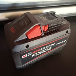 Milwaukee M18 18V Lithium-Ion REDLITHIUM FORGE HD 12.0 Ah Battery