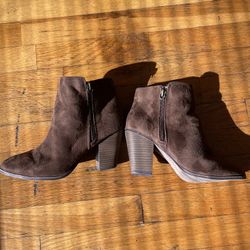 Merona Women's Brown Suede Ankle Boots Size 8 with Fringe Accent Zippers 